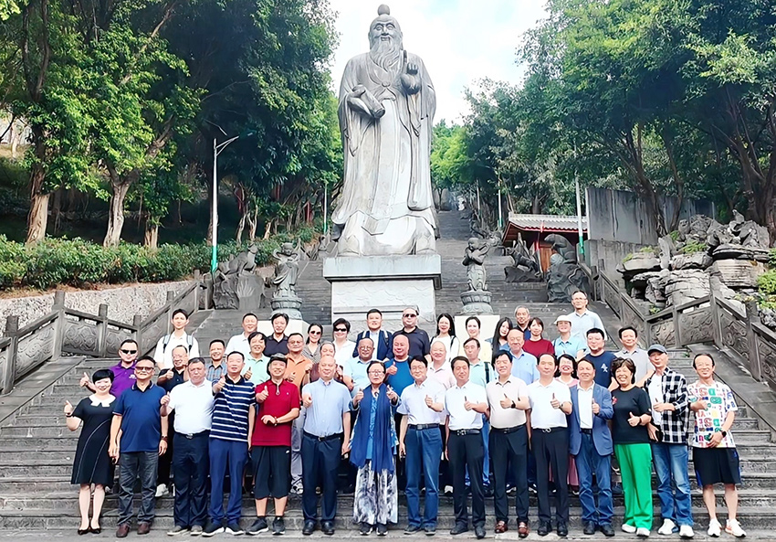 走進(jìn)純貴坊醬香酒釀酒基地
