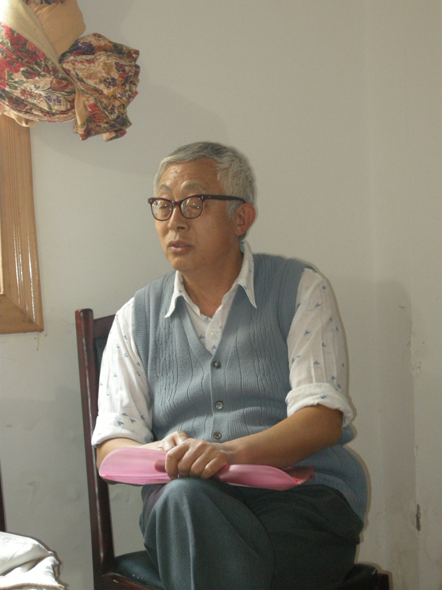 2009年4月12日，劉映春老師在都勻市詩歌作品研討會上。