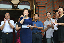 05哈爾濱伏爾加莊園總經(jīng)理 韋敏芳女士(中)講話